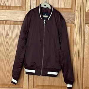NWOT American Eagle XS Junior Girls maroon silky feeling zip up jacket.